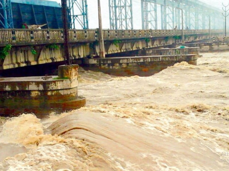 सप्तकोशीको बहाव उच्च, विभिन्न ठाउँमा कटान 